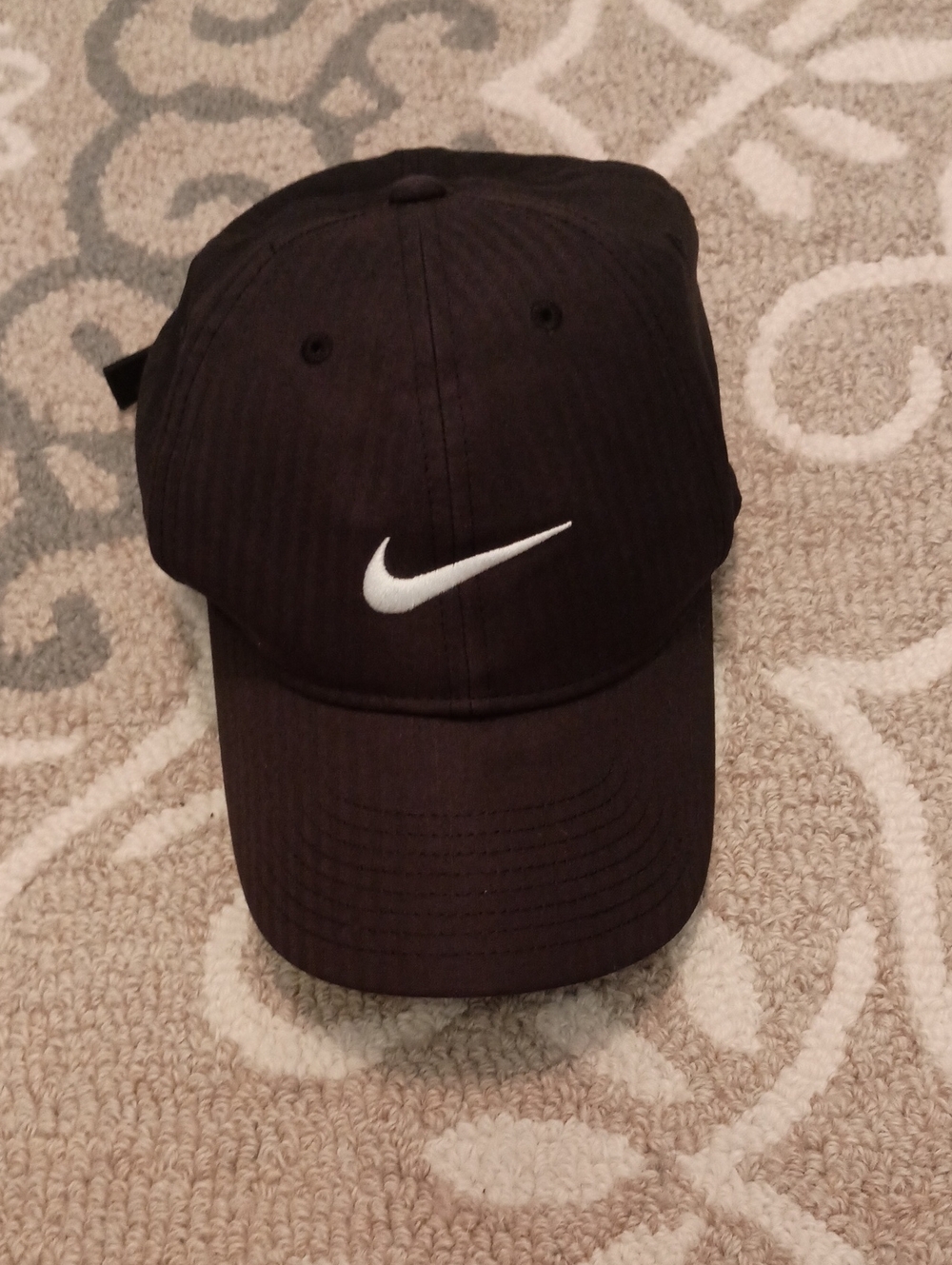 Nike Men’s Black Swoosh Baseball Cap